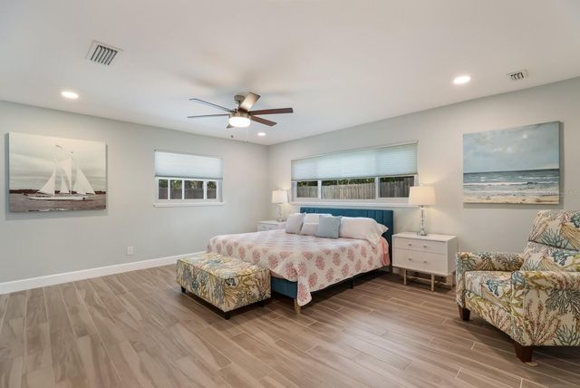 5720 ISANDA PLACE, Sarasota, FL 34231