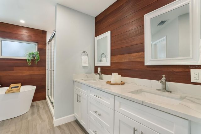 5720 ISANDA PLACE, Sarasota, FL 34231
