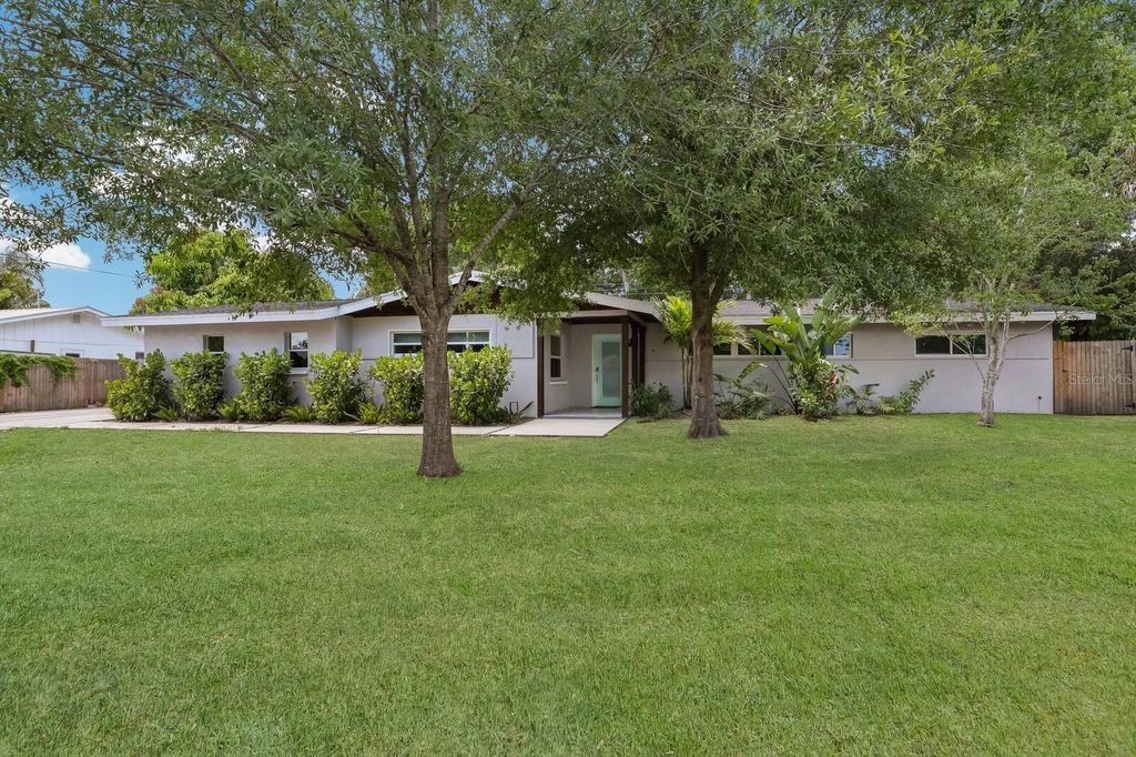 5720 ISANDA PLACE, Sarasota, FL 34231