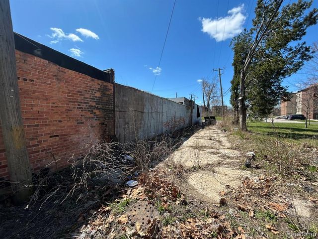 14615 E Jefferson Avenue, Detroit, MI 48215