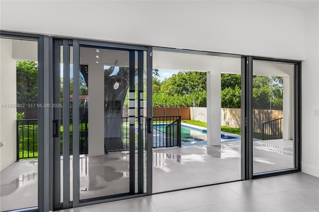 1030 NE 121st St, Biscayne Park, FL 33161