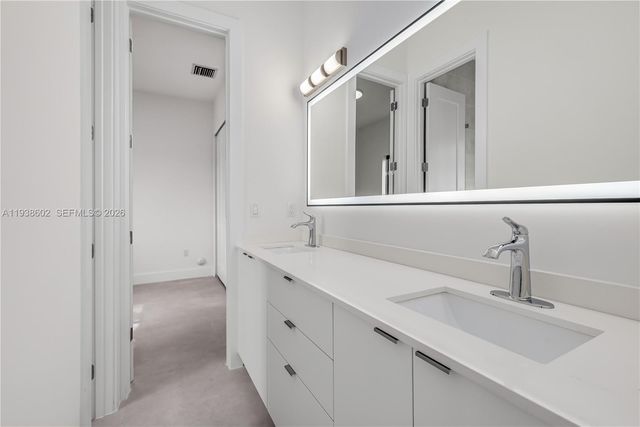 1030 NE 121st St, Biscayne Park, FL 33161