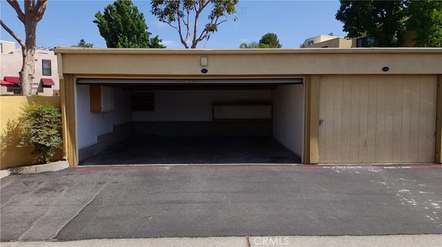 25712 LE PARC 31, Lake Forest, CA 92630