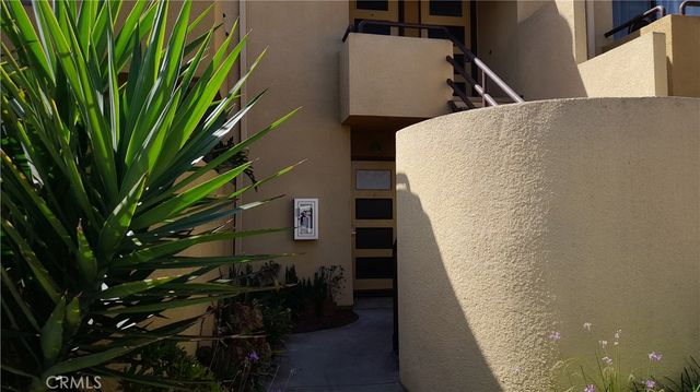 25712 LE PARC 31, Lake Forest, CA 92630