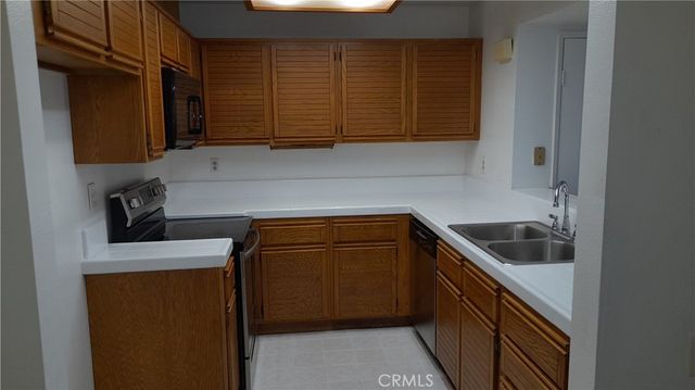 25712 LE PARC 31, Lake Forest, CA 92630