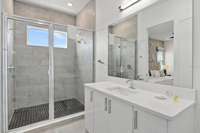 2121 PINE OAK LOOP, Davenport, FL 33837