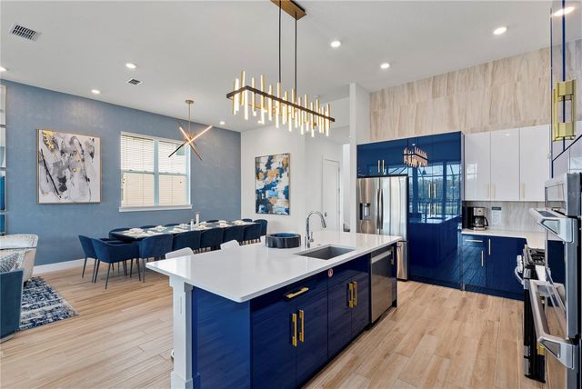 2121 PINE OAK LOOP, Davenport, FL 33837