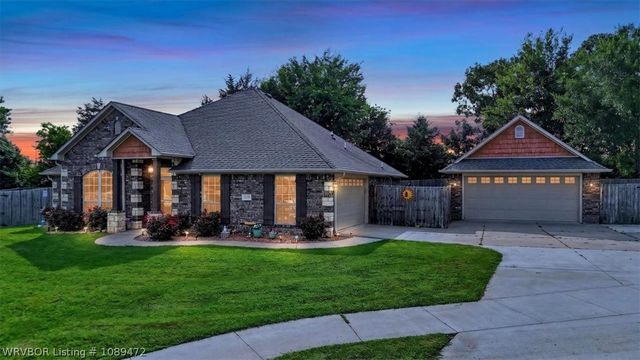 2619 Dava Street, Van Buren, AR 72956