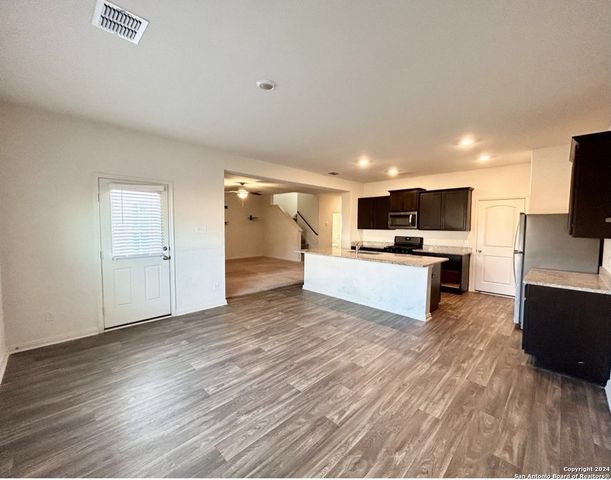 15114 N Harbor Landing, Von Ormy, TX 78073