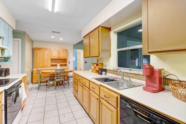 4908 CROCKETT COURT, Tampa, FL 33625