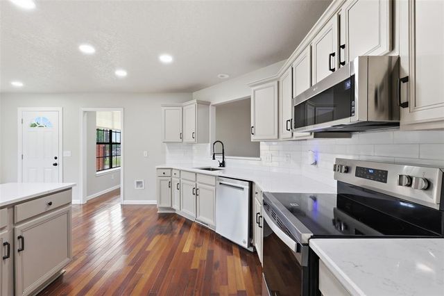 8101 Timothy Lane, Oklahoma City, OK 73135