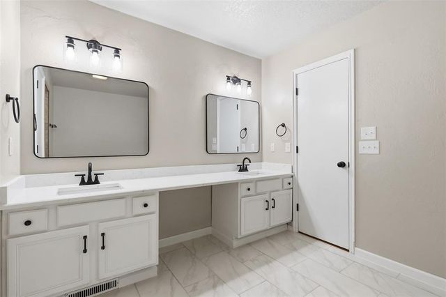 8101 Timothy Lane, Oklahoma City, OK 73135
