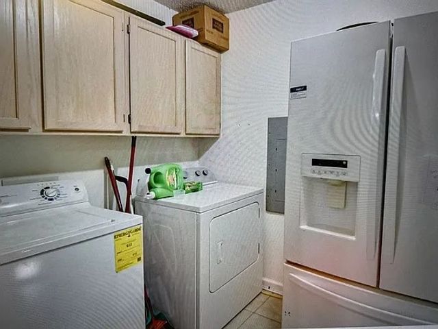 104 S Parkway Drive, Alvarado, TX 76009