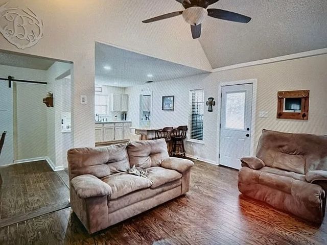 104 S Parkway Drive, Alvarado, TX 76009