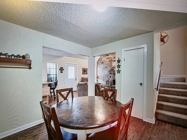 104 S Parkway Drive, Alvarado, TX 76009