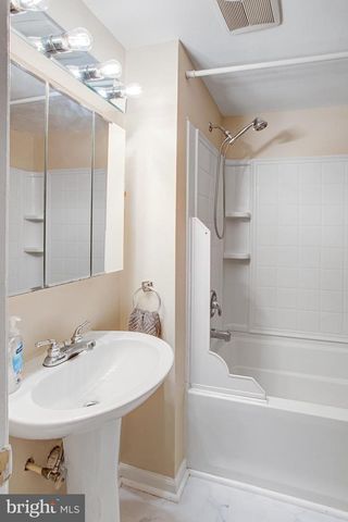 1047 LAKEVIEW DR, Stafford, VA 22556