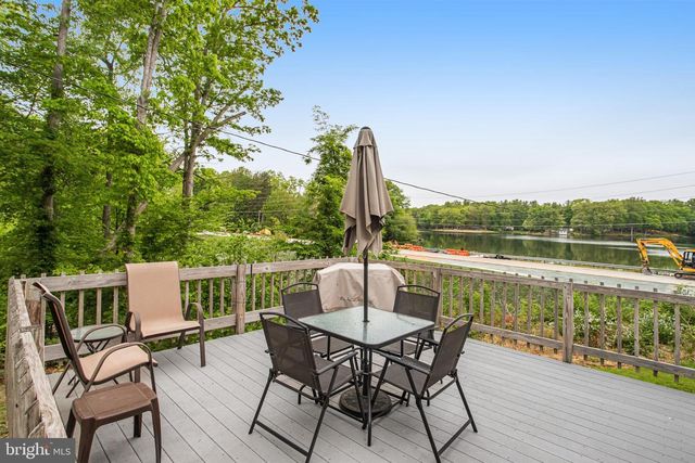 1047 LAKEVIEW DR, Stafford, VA 22556
