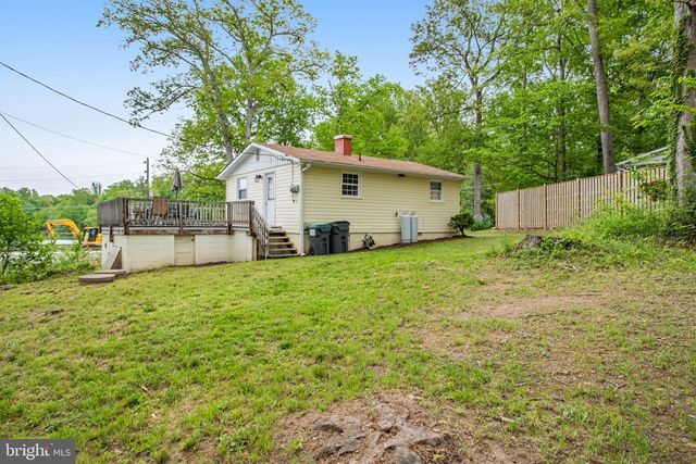 1047 LAKEVIEW DR, Stafford, VA 22556