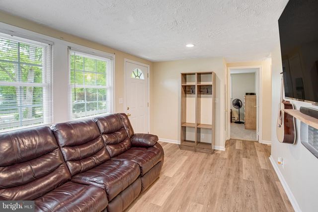 1047 LAKEVIEW DR, Stafford, VA 22556