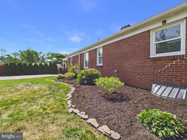 1811 HAYWARD RD, York, PA 17408