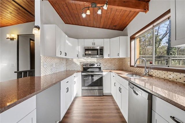 3210 Valley Bluff Drive, Atlanta, GA 30340