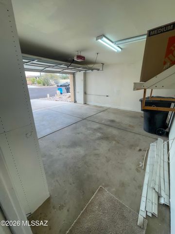 310 E Highcourte Lane, Tucson, AZ 85737