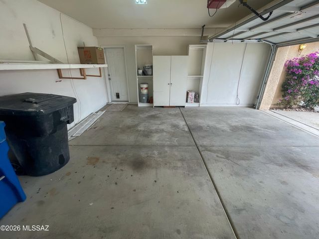 310 E Highcourte Lane, Tucson, AZ 85737