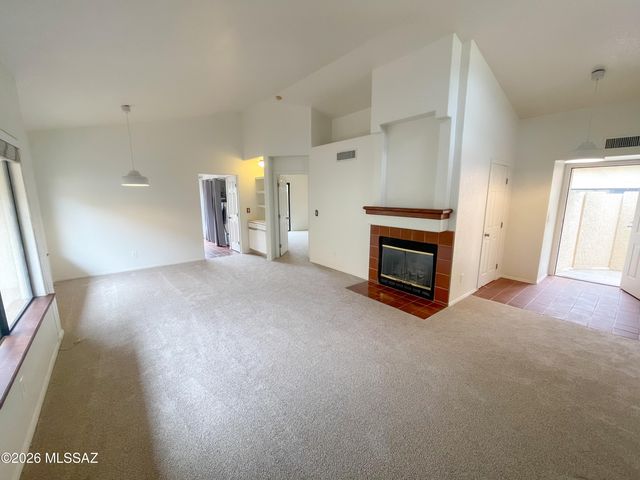 310 E Highcourte Lane, Tucson, AZ 85737