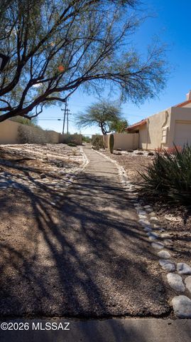 310 E Highcourte Lane, Tucson, AZ 85737