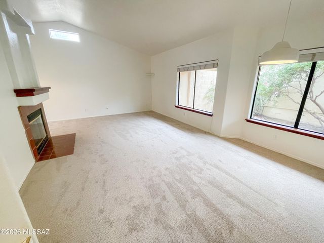 310 E Highcourte Lane, Tucson, AZ 85737