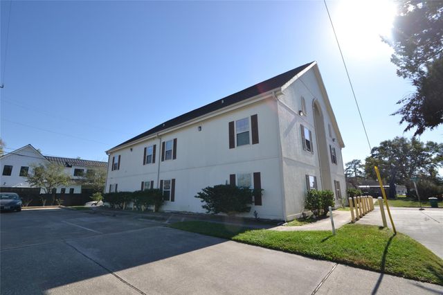 304 Dell Court 7, Houston, TX 77009