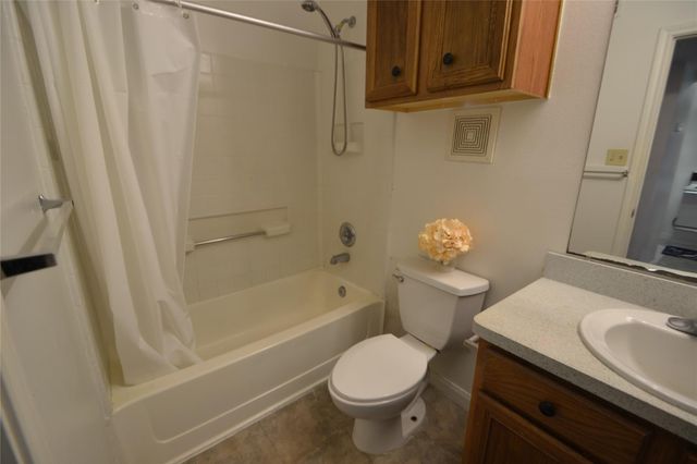 304 Dell Court 7, Houston, TX 77009