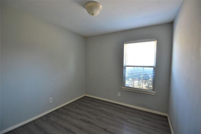 304 Dell Court 7, Houston, TX 77009