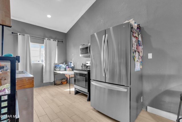 16104 Mesa Rocks Street, Fabens, TX 79838