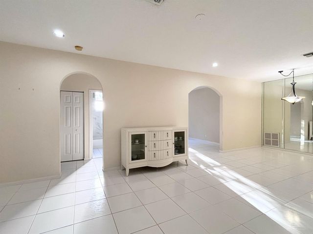 7910 Laina Lane 2, Boynton Beach, FL 33437