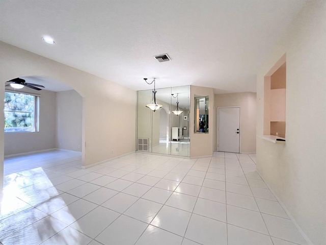 7910 Laina Lane 2, Boynton Beach, FL 33437