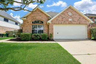 9102 Sunny Brook Lane, Pearland, TX 77584
