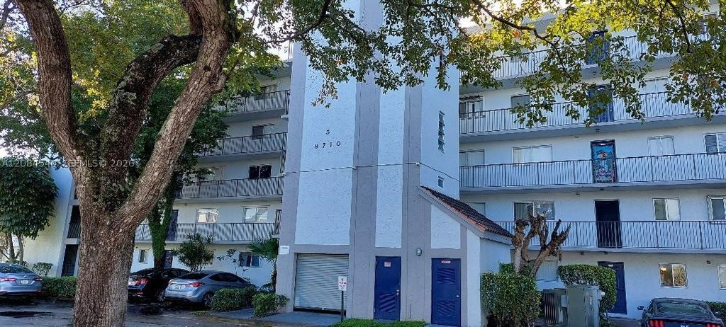 8710 N Sherman Cir 403, Miramar, FL 33025
