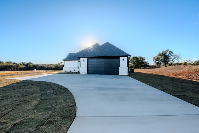 200 Kilkenny Road, Poolville, TX 76487