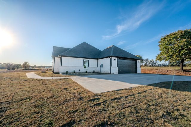 200 Kilkenny Road, Poolville, TX 76487