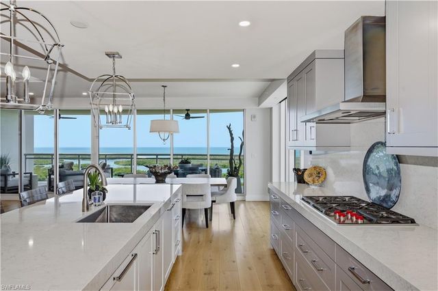 13925 Old Coast RD 1706, Naples, FL 34110