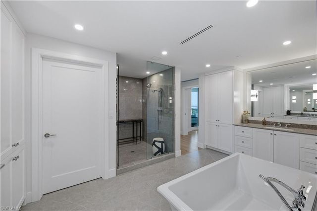 13925 Old Coast RD 1706, Naples, FL 34110