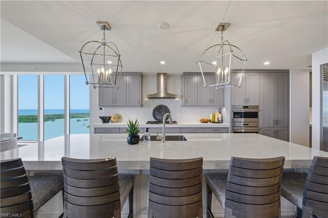 13925 Old Coast RD 1706, Naples, FL 34110