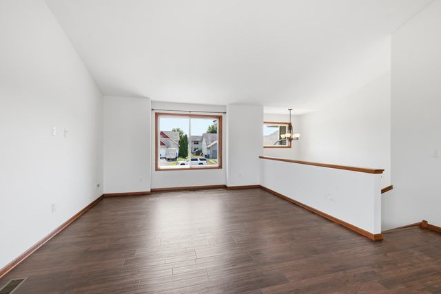 279 Kiso Avenue, Shakopee, MN 55379