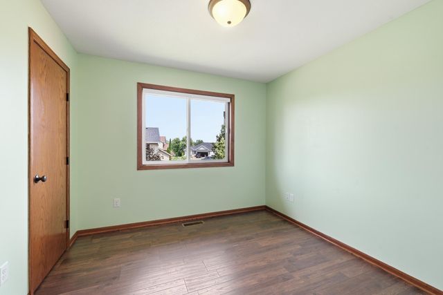 279 Kiso Avenue, Shakopee, MN 55379