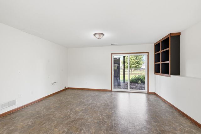 279 Kiso Avenue, Shakopee, MN 55379