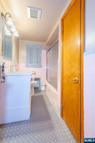 214 Newark Avenue, Lyndhurst, NJ 07071