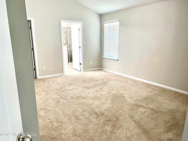 574 NORTHSIDE Drive S, Jacksonville, FL 32218