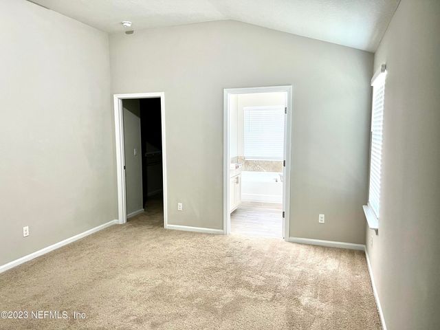 574 NORTHSIDE Drive S, Jacksonville, FL 32218
