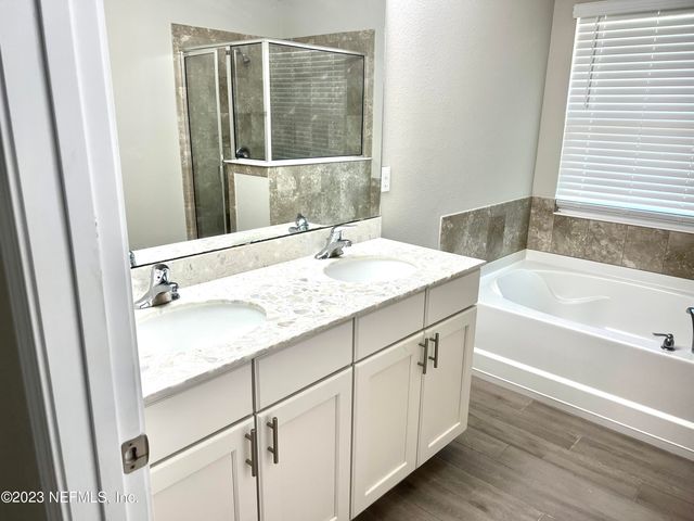 574 NORTHSIDE Drive S, Jacksonville, FL 32218